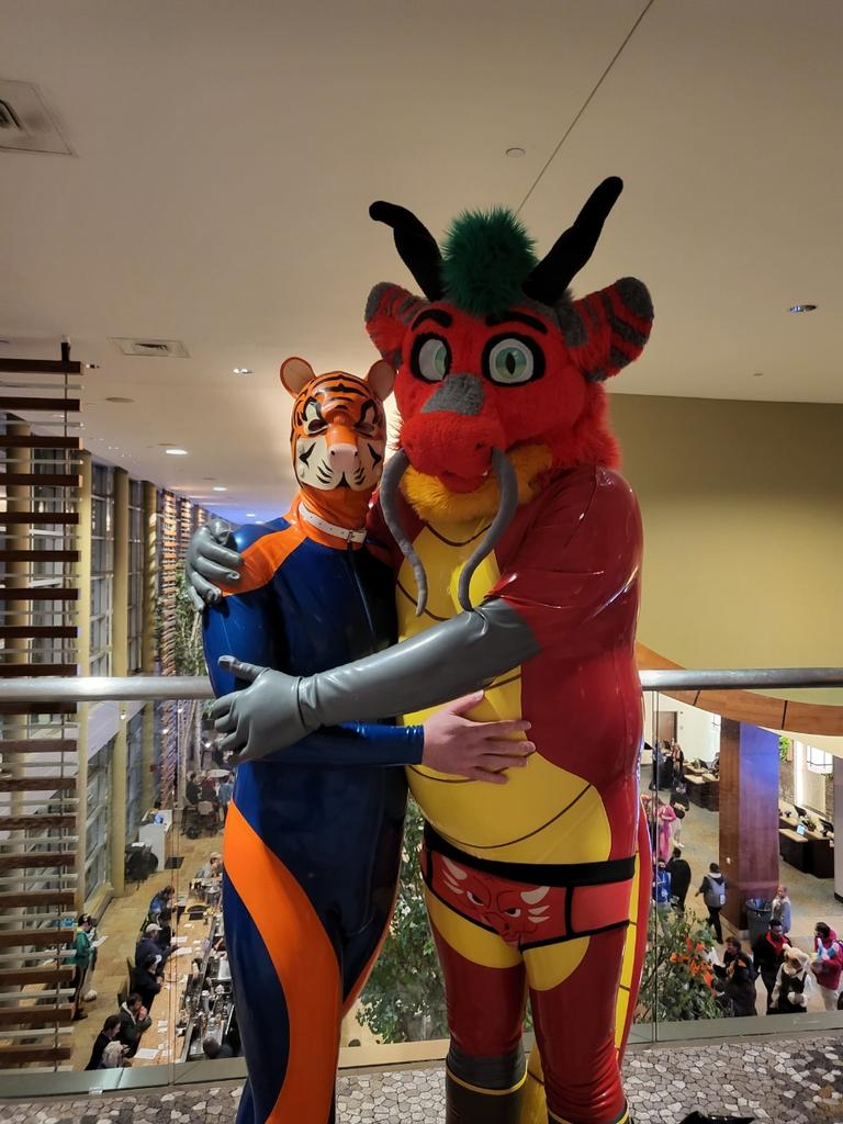 So happy I got to squeak around during ANE 2023!! ,  but even happier that I got to meet up with <a href="/KaooTigerAD/">Rubber Tiger Toy</a> and spend some time with them,  they are a very good Tiger.