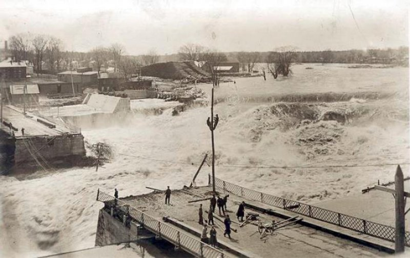 The latest Gristmill, a #SaratogaCounty history journal, in which a Malta man tries whaling, President Roosevelt visits Saratoga National Historic Park, and I write about how 1913 Hudson River floods changed history: …historyroundtable.files.wordpress.com/2023/01/winter…