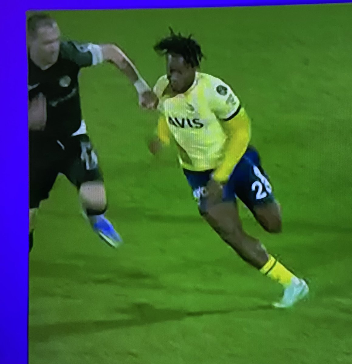 komutanfener's tweet photo. ya amk niye ağlıyosunuz yine, net çekme var işte, gözünüz de mi kör ?  şu uğraştığımız kitleye bak ya https://t.co/OlOm1MzMVC