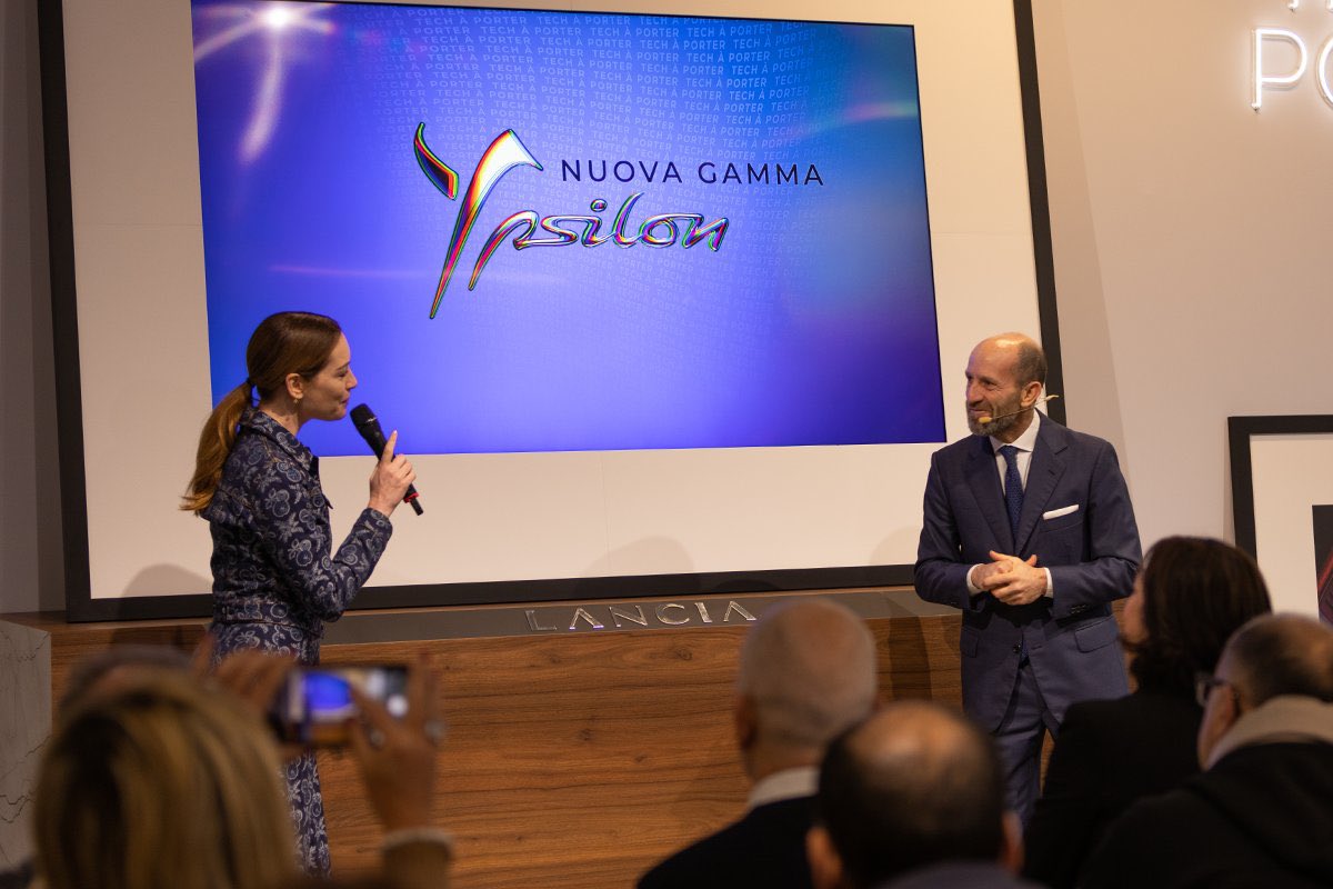 Nouvelle gamme Lancia Ypsilon 2023 💫
- 
AppleCarPlay/Android Auto, Caméra de recul, Recharge smartphone par induction… 
-
Rendez-vous sur lancia.fr pour ne rien manquer.
-
#Lancia #Lancia2023 #Ypsilon