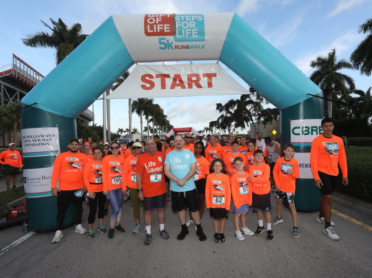 GiftofLife's tweet photo. #CancerSurvivor Peter met his lifesaving stem cell donor Tory at yesterday's #StepsForLife 5k!

#LifeSaved #LifeGiven @FloridaAtlantic https://t.co/b1gzalE2Ro
