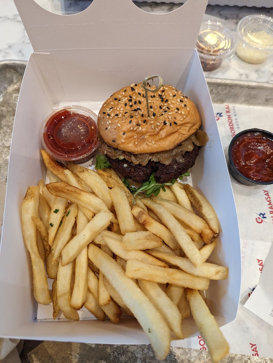 A perfect day! We gave away one book to 300 PreK to 1st grade students at Cherokee Elementary School, read a quick story, made new friends, and topped it off with a blue cheese burger from the Gordon Ramsay food court :)! <a href="/SJSUiSchool/">SJSU iSchool</a> @NationReading <a href="/CherokeeOneFea/">Cherokee One Feather</a>