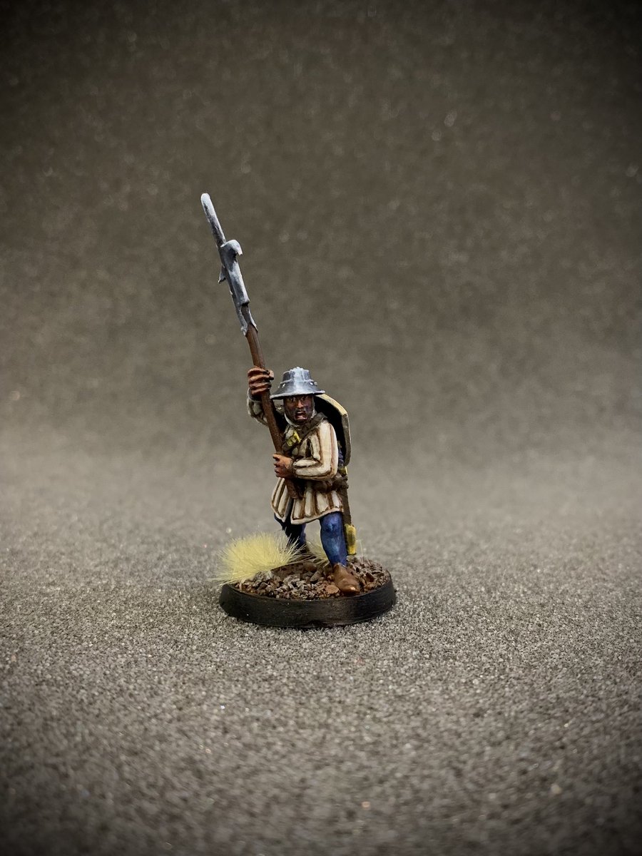 FastPanda86's tweet photo. A rugged #billman joins the warband. #mordheim #mordheimitalia #bretonnia #manatarms #paintemall #playpainted #middlehammer #oldbutgold https://t.co/GzE1OwgWfn
