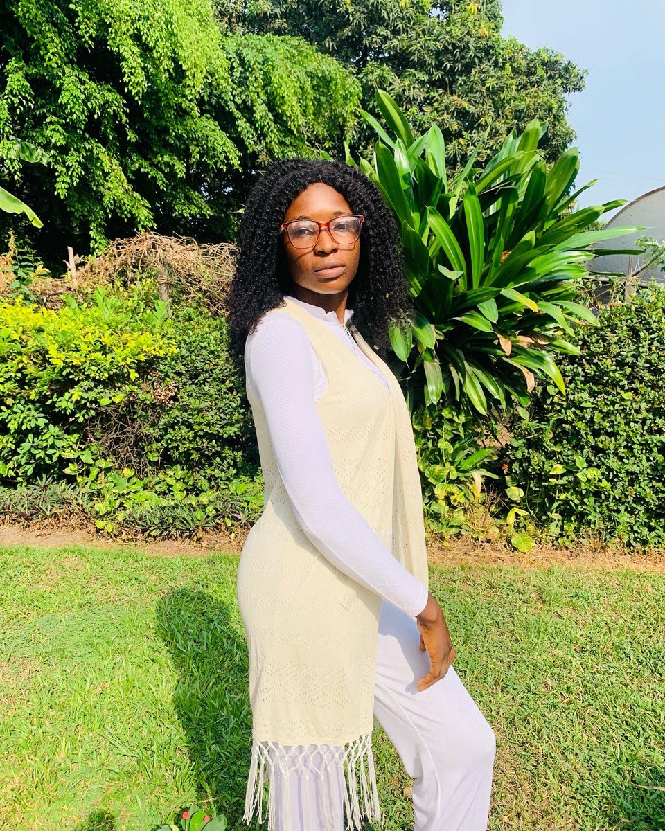 tech_pearlz's tweet photo. When beauty meets nature, there is bound to be a festival of happiness. No matter what you go through, always spark up your life with a beautiful smile πππππ #techpearl https://t.co/8UBXgNGHco