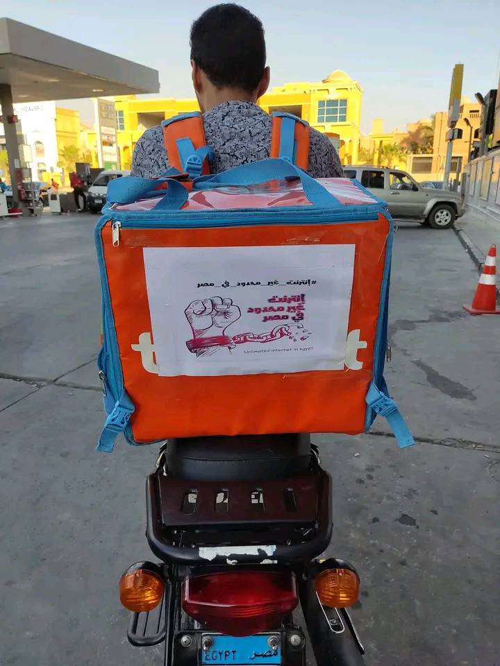 ياجماعه الانترنت الغير محدود مش هيجي من جه وحده لازم الاعلام يتكلم عنو والاعلام مش هيتكلم غير لما نعمل هشتاج  ونبقي ترند اول ياريت الناس المحترمه تفهم علشان كمان نقوي موقف النائب المحترم احمد بلال
#انترنت_غير_محدود_لاجل_مصر