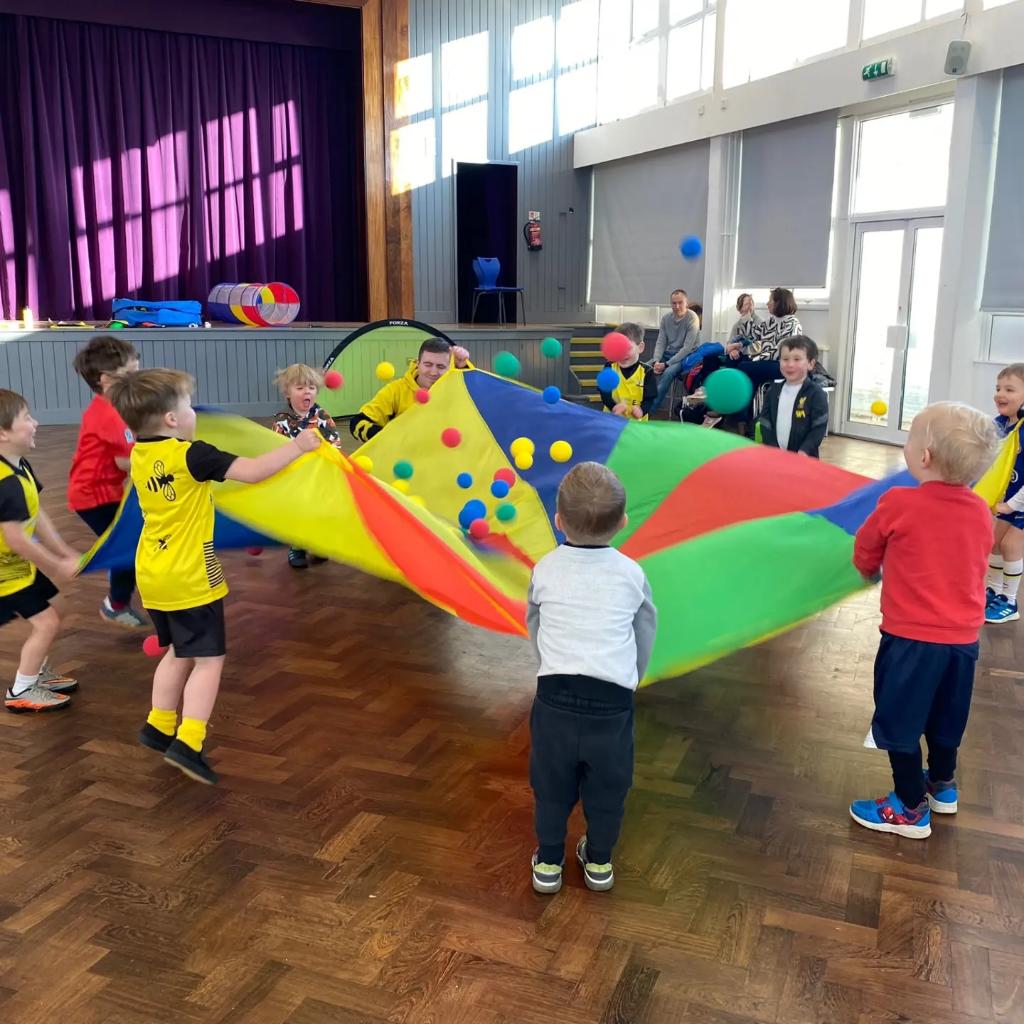 FOOTIBEES's tweet photo. ‼️What a Footibees Saturday we've had‼️

Thanks to all who attended any of our 5 WIRRAL VENUES! We are BUZZING with the launch of  Bebington and it is great to see spaces filling so quickly 🎉
Take a look at this week's action shots 📸 Can you spot your Little Bee 🐝 https://t.co/zWjEPEzE5m