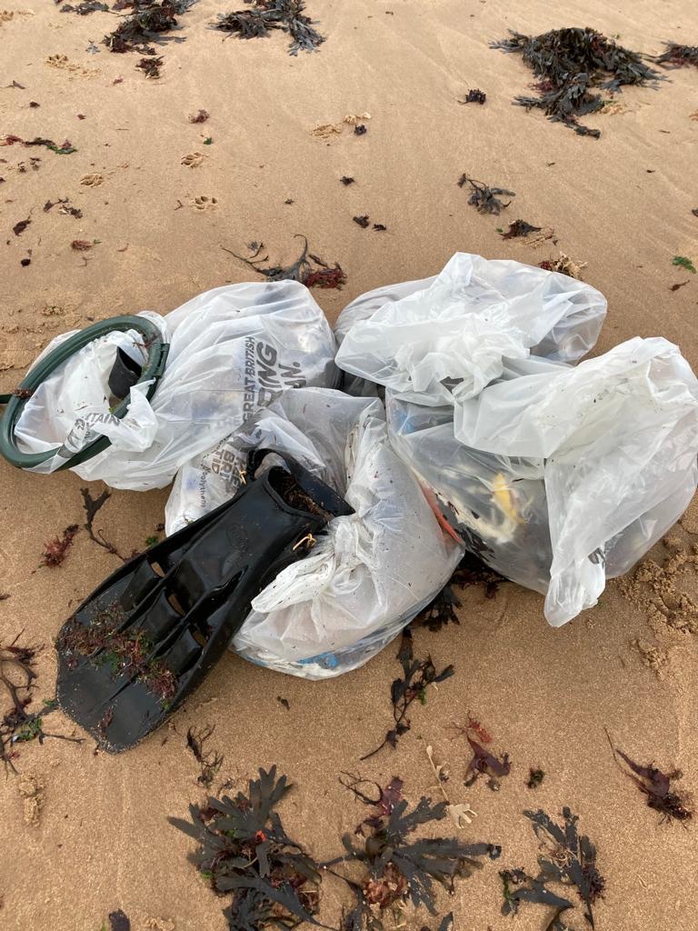 botany_of's tweet photo. Winter storms have brought more #oceanplastic ashore along our coastline. Well done to our #DukeofEdinburgh volunteers and @SouthernWater sponsored beach cleaners, collecting up sack-loads more than usual over recent days, especially in this icy weather. #thanet #beachclean https://t.co/M4SUoLnY6r