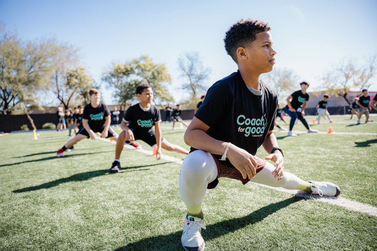 TeamEXOS's tweet photo. What a great weekend at our Phoenix, AZ headquarters! Check out some of the highlights from our #CoachForGood Kids Combine event in partnership with @RiseDreamFound. #ExosReady https://t.co/NlO1qx7Kaf