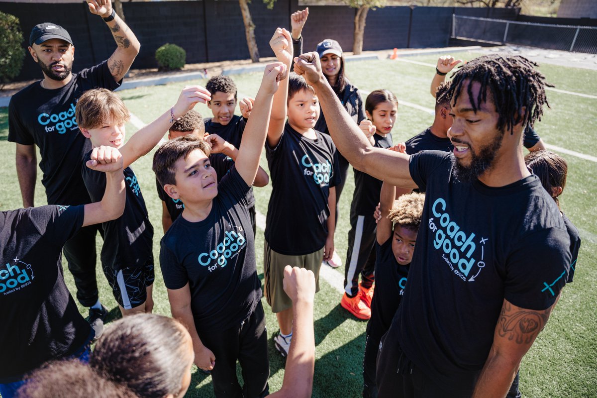 TeamEXOS's tweet photo. What a great weekend at our Phoenix, AZ headquarters! Check out some of the highlights from our #CoachForGood Kids Combine event in partnership with @RiseDreamFound. #ExosReady https://t.co/NlO1qx7Kaf