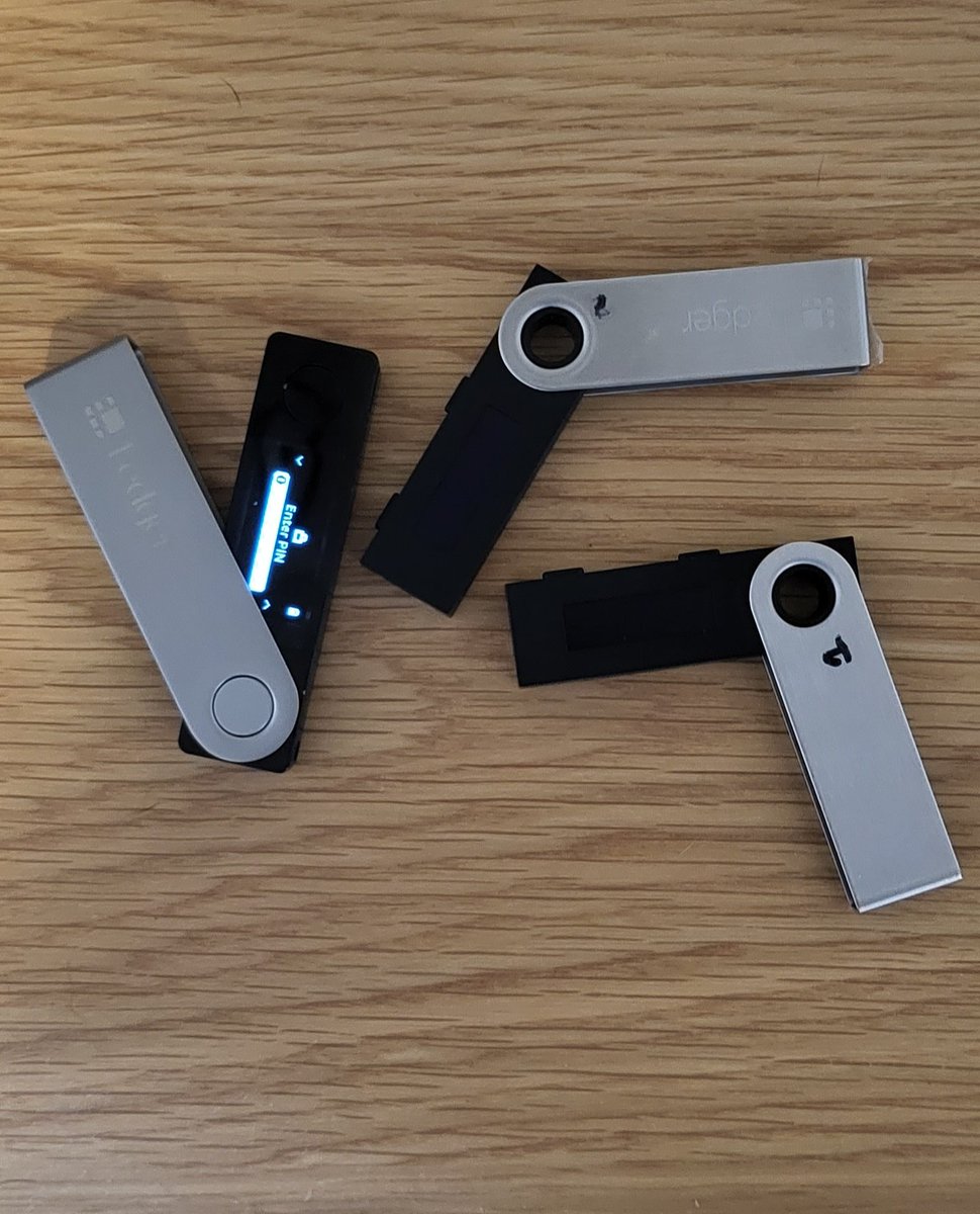 XrpMission's tweet photo. Using a Ledger/Hardware wallet is a must!!! One is for minting and the other two are used for storing. #Security1st @akidcalledbeast #BAGMI https://t.co/vgiyjzYpgX