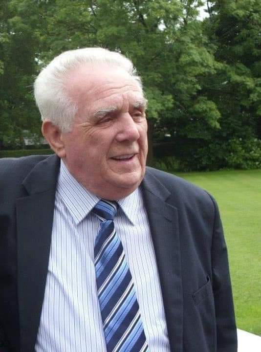 This is my Dad. I'm joining this challenge. I am asking people who love their Dad, whether they are here or not, to join the challenge of posting a photo of the man that made you. Just one photo of your Dad. #Dadchallenge2023 loving our Dads and grateful💙💙