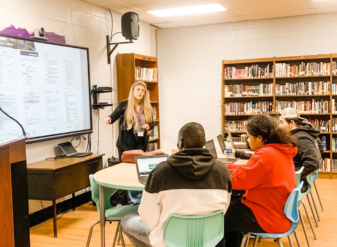 SCkyWDB's tweet image. Thanks to Caverna High School for having Shannon, our Career Coach on Call, in to do resume workshops with some of their seniors today! Wonderful school and great groups of students! 

#caverna #career #resume #resumeworkshop #ky #horsecave #cavecity #kentucky #ky @Caverna_ISD