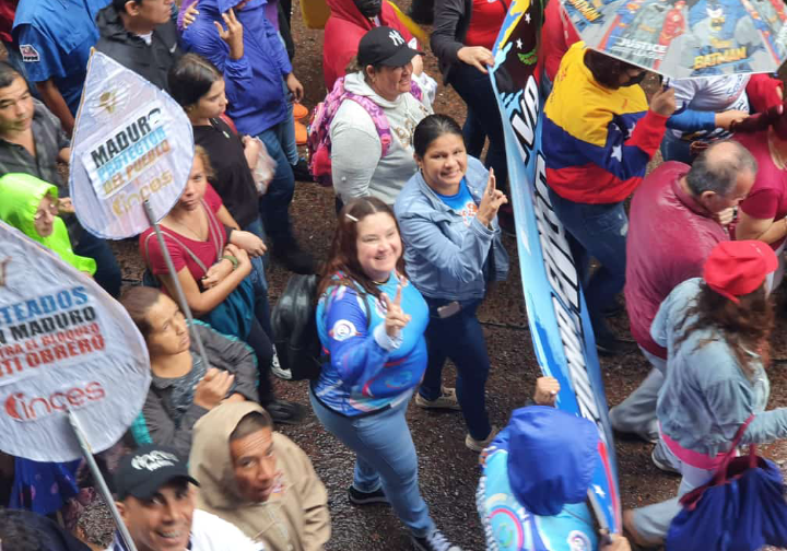 CDCETachira's tweet photo. #23deEnero
#DevuelvanCITGO
#nomassancionescriminales
La clase trabajadora del #Tachira marchó junto al gobernador @FreddyBernal este 23 de enero fecha que se conmemora el alzamiento del pueblo contra la dictadura de Marcos Pérez Jiménez
Mas info ⬇️
https://t.co/n2jRDubtrE https://t.co/AZyS6jj13j