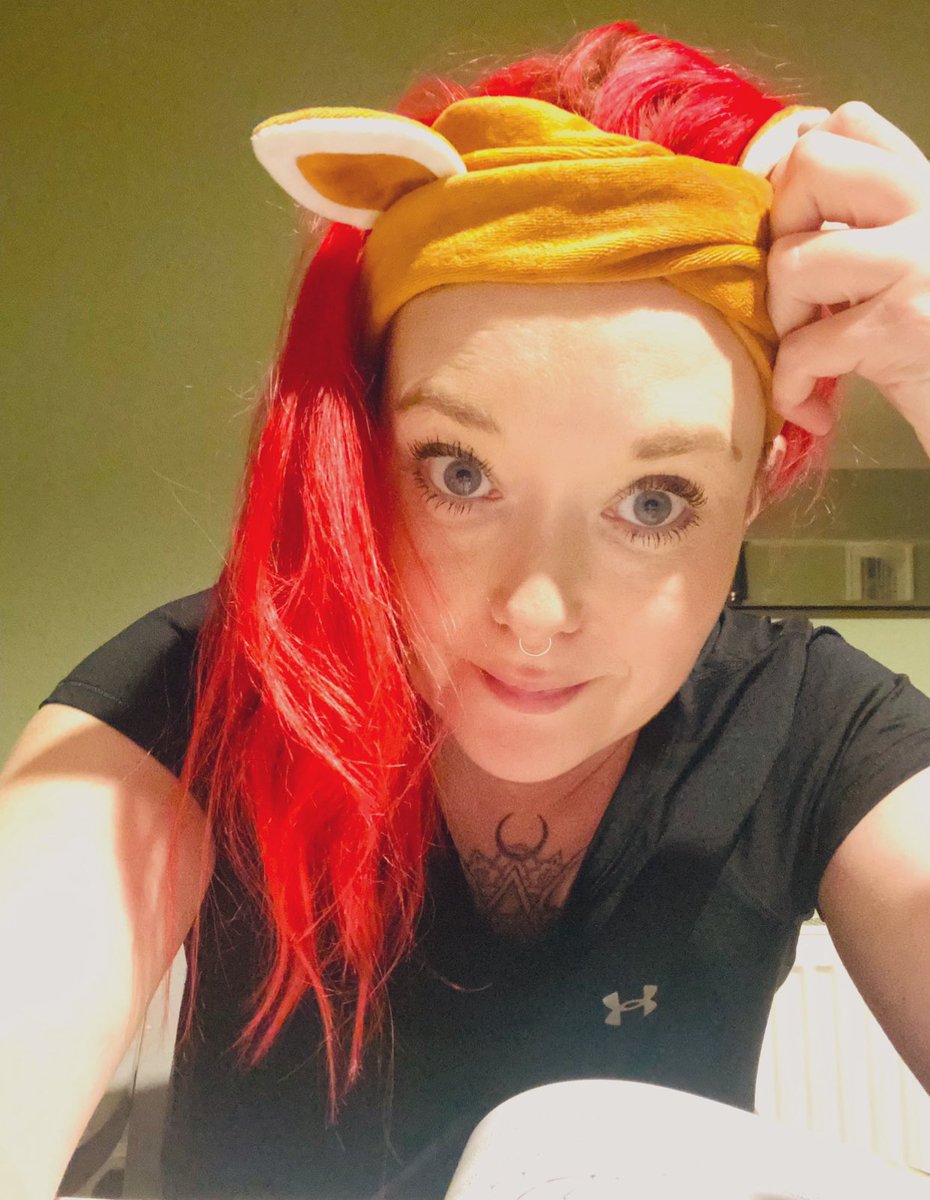 Started my evening skin care routine then remembered a client video support call! I think I’m always going to wear the fox hair band for them now 🤣 #ProfessionalStandards #RaiseTheBar