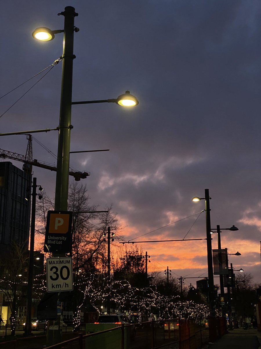 marcelorv24's tweet photo. Yesterday’s sunset 🥰🤍 https://t.co/gvficaD9GW
