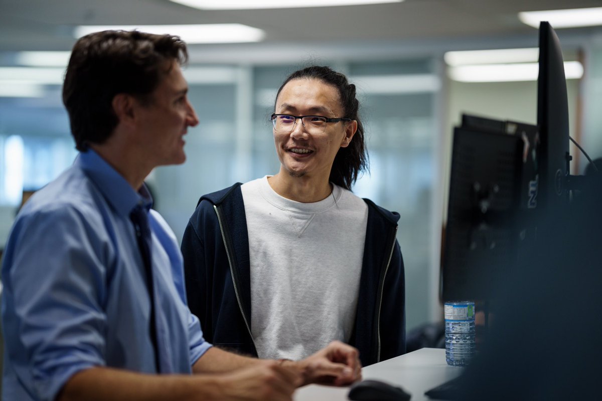 JustinTrudeau's tweet image. The workers at @XanaduAI recognize the potential of quantum technology. Today, we announced funding to help them build the world’s first photonic-based, fault-tolerant quantum computer – a project that’ll create jobs and boost innovation. Get the details: bit.ly/3Hmdjpp