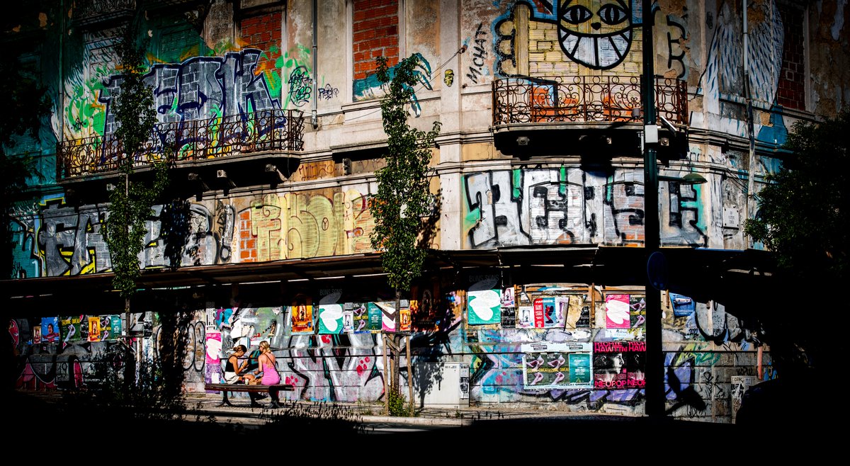 StudioBrooke's tweet photo. 🚨🚨
"Urban Picnic"

Now listed on @SuperRare. Link below. 👇

To fully appreciate, I suggest opening the photo LARGE. This is one of my most epic works. So much to get lost in. Zoom in &amp; explore.

Please help me with a RT, Like &amp; Comment.
Might reward someone for their help...👀 https://t.co/hvL3etkq9L