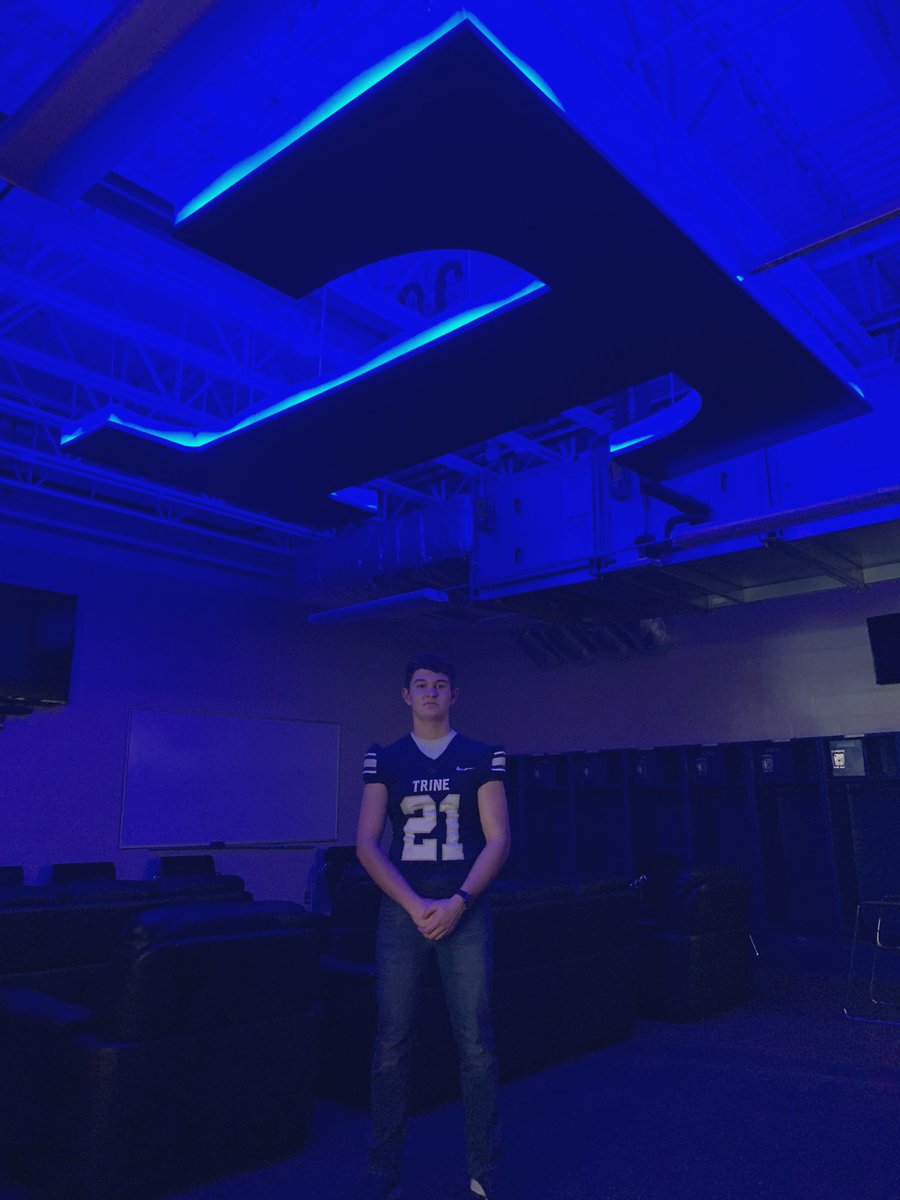 Had a great time at <a href="/TrineThunderFB/">Trine Thunder FB</a> thanks <a href="/CoachAbbs/">Troy Abbs</a> and @CoachBCullen for having me out!!