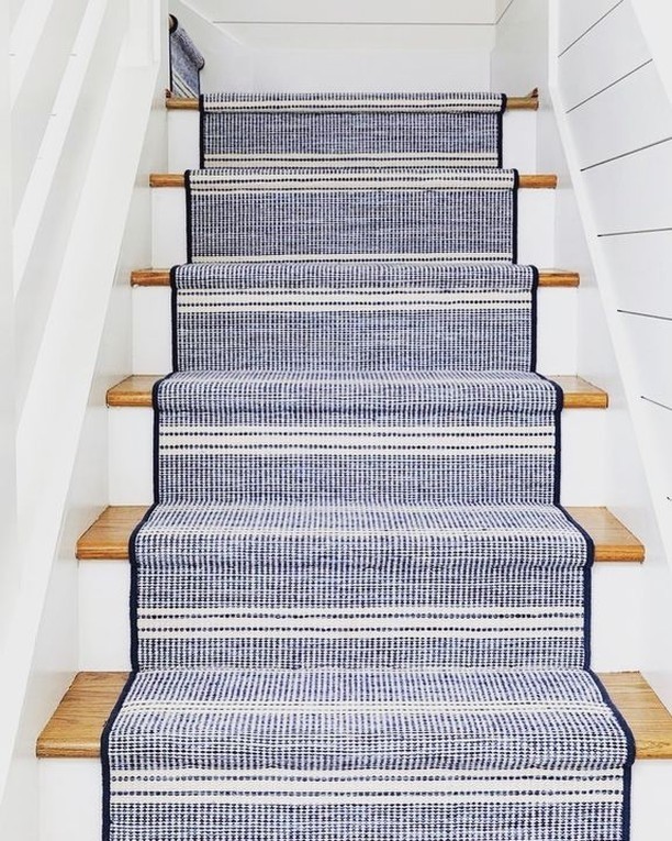 stantondesignco's tweet photo. Las Palmas looking picture-perfect as a runner! 🤩🤩
View All Colors: https://t.co/E4LoALaaJ0
@shopnavybleu #designedby > @kate.h.design #design #homedesign #designer #designinspiration #homedecor #stairs #stairrunner #stairrunners #blue #bluedesign #wool #woolcarpet https://t.co/QlPPq3ep5T