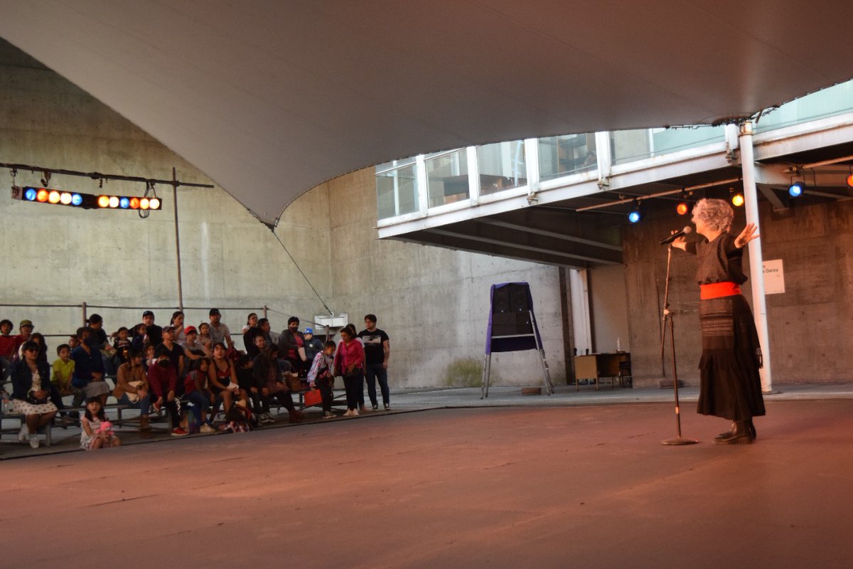 AlasyRaices's tweet photo. 👏Gracias a todas y todos los que nos acompañaron en las actividades de #AlasyRaíces en el 
@cenartmx para disfrutar del teatro con @athosgarabathos y de las narraciones orales con @NormaTorrel y #AnibalHoyos 🙋‍♂️
 
@cultura_mx 
 
#NarracionesAlasyRaíces #Cultura #Teatro https://t.co/aQHq6JWIpu
