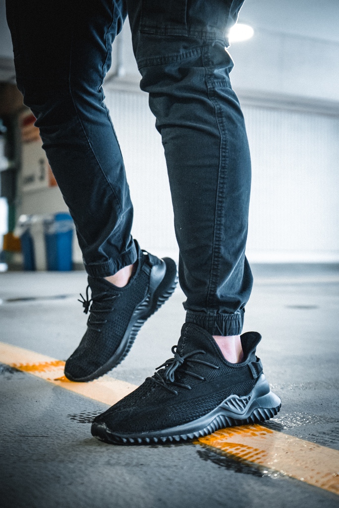 Black on Black with the ERA S200 - 50% off to the end of January!
.
.
.
#MLO #Shoes #MLOshoes #ShoesThatMoveTheWorld #WomansFashion #ShoesOfTheDay #Style #ShoeStyle #SneakerFreak  #SneakerFashion #SwagStyle #StreetWear #Heels #Clothes #SneakerFreaker #NiceKicks #Stylish #Shopping