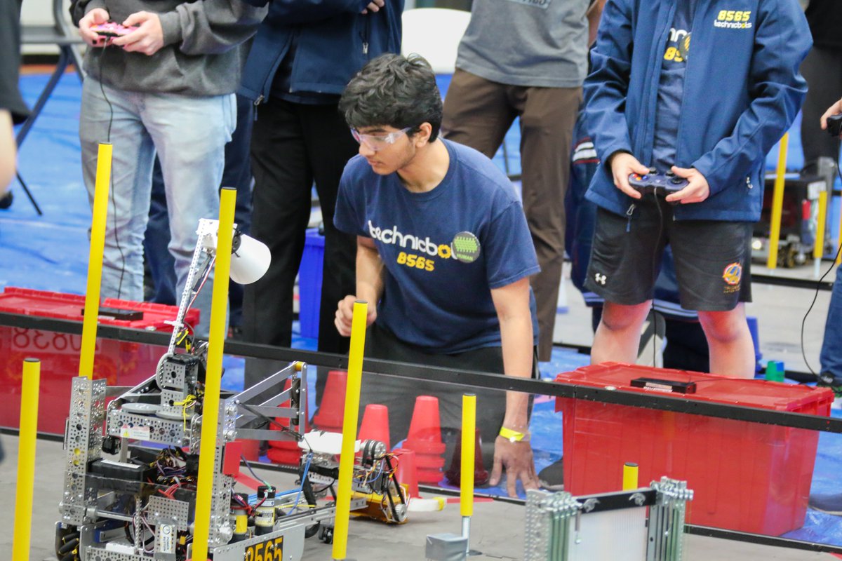 TechnicBots's tweet image. We had so much fun at the F&M League Tournament this past weekend! During this event we won the Inspire Award along with WAC and a new texas record of 242 points with @pwshrobotics! A huge thank you to our alliance partners CDA Lions 16176 and @pwshrobotics.
#firstinspires
