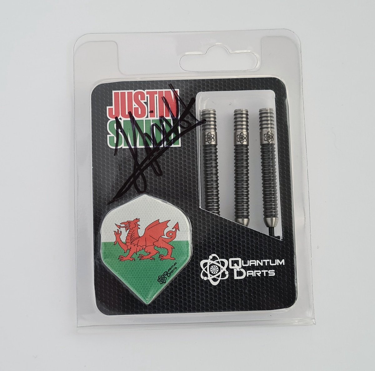 QuantumDartsUK's tweet image. For a chance to win a set of signed Justin Smith Signature #darts 🎯 (Open worldwide) simply;

1. Follow us
2. Like this post
3. Retweet

A second winner will receive a mixed goodybag of Quantum Darts accessories 🤩 (This runs across all our social media platforms). Good Luck! 😁