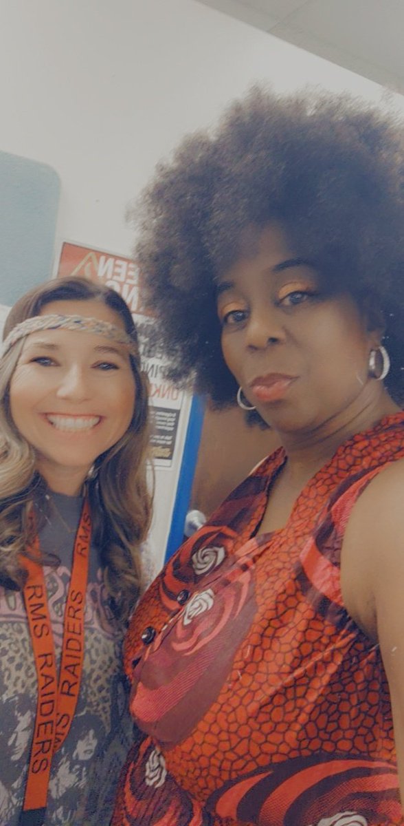 ProfessaDiva954's tweet photo. When Social Studies teachers rock it out for #FLLiteracyWeek
@Broward_SS https://t.co/xoDokUan8W