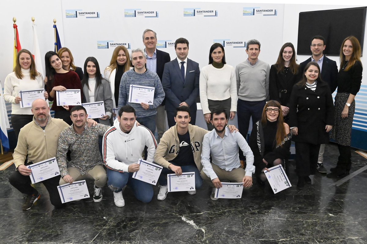 danyportilla's tweet photo. 16 alumnos serán 16 trabajadores más de una nueva empresa tecnológica que se instala en #Santander, #PowerCode. Ejemplo de colaboración público-privada en #formación para el #empleo. https://t.co/1MW4rdmgPX