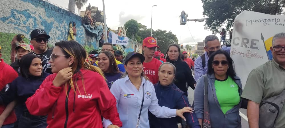 mirelct's tweet photo. Ministerio para el Servicio Penitenciario presente en la Gran Marcha en conmemoración del 65° aniversario de la Rebelión Cívico-Militar del 23E de 1958. ¡Un pueblo que marcha unido en la adversidad logra grandes cosas!

#ConMaduroVamosPaLante @NicolasMaduro @delcyrodriguezv https://t.co/MdX4z4vOWM