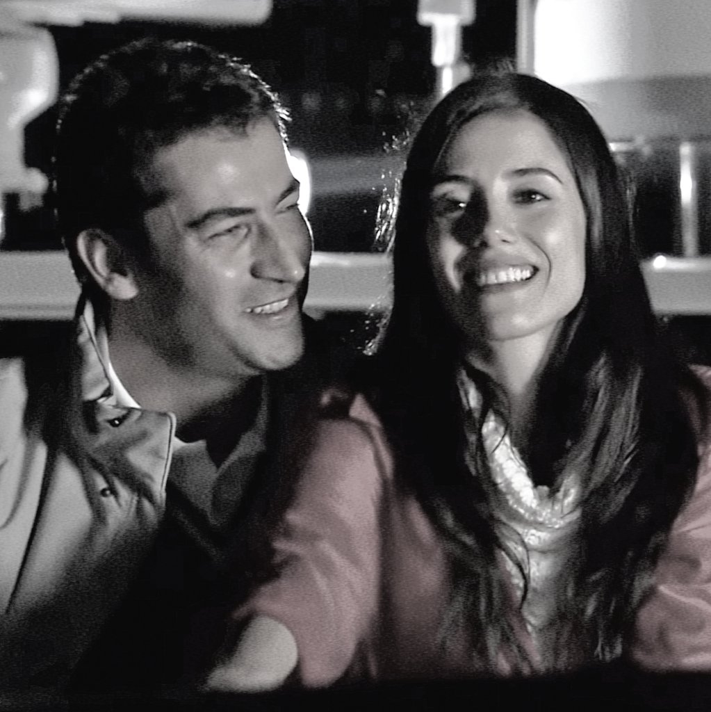 Gözümün gördüğü göğsümün bildiği ile bir değil.