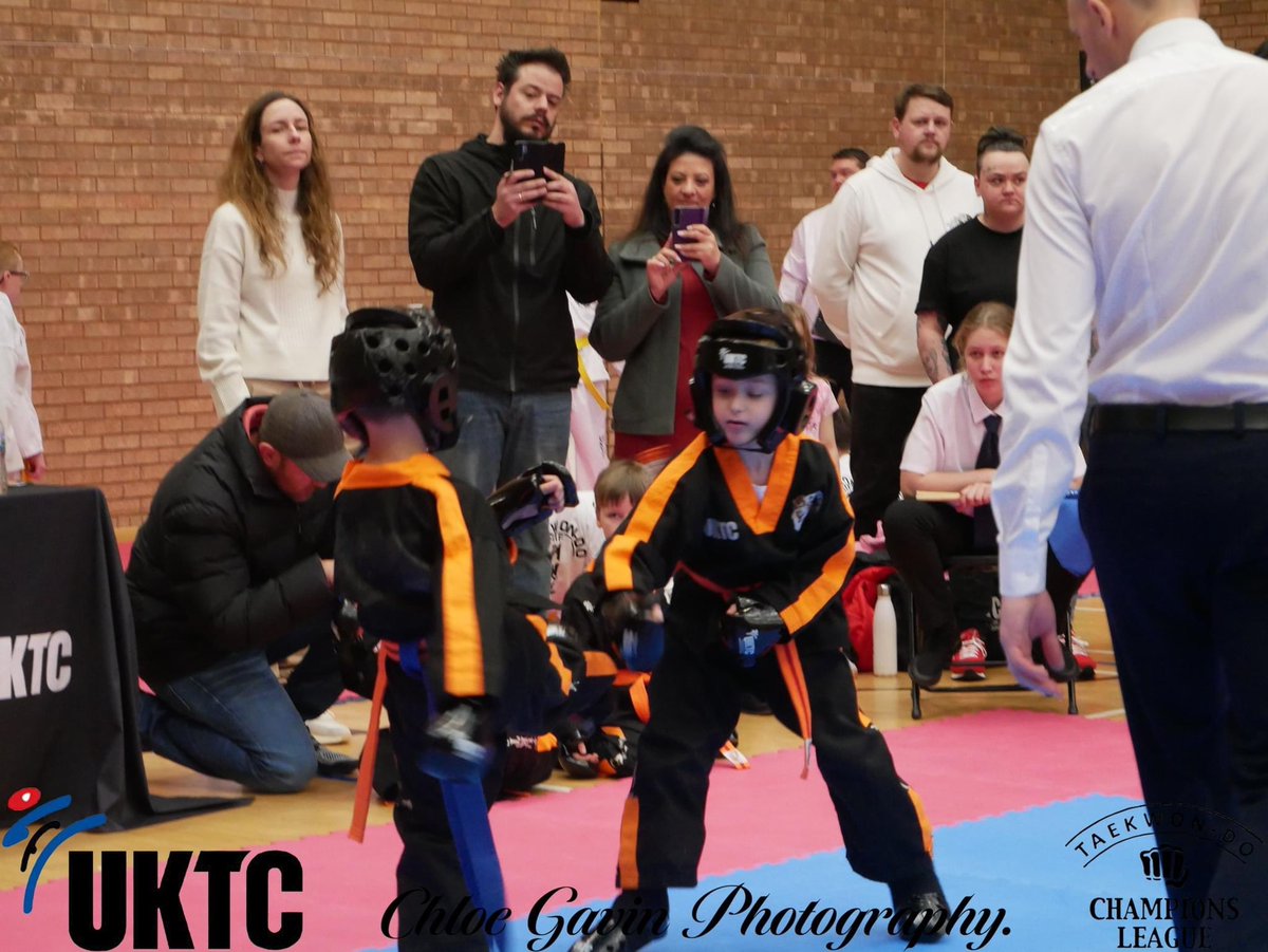 KristenLeadbet2's tweet image. @CarronshoreP23 @carronshoreps K did his 1st comp yesterday at TKD and was fab #firstcomp #proudmum