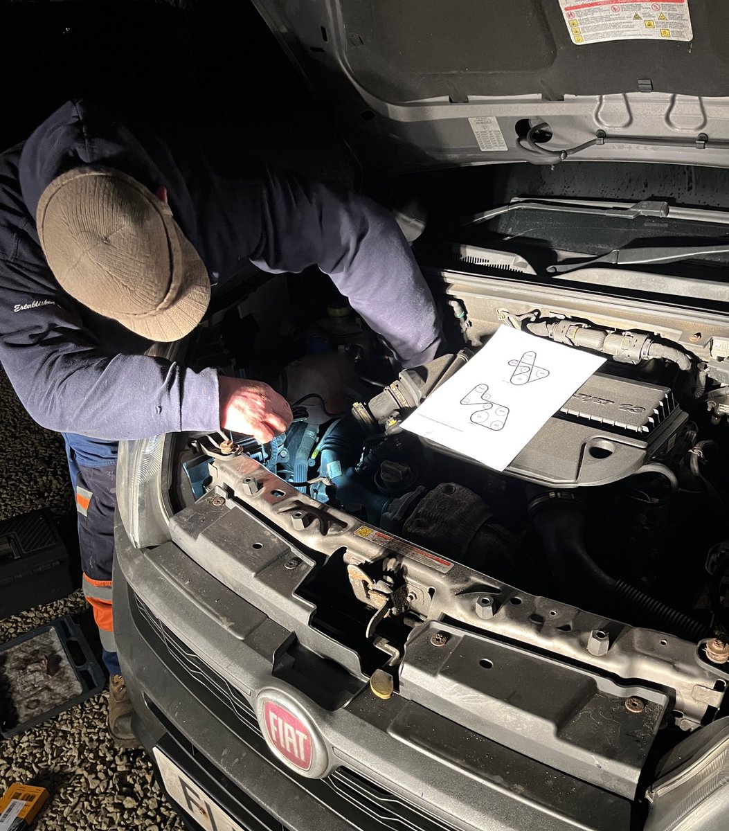 vegancakery's tweet image. When your brother’s a star mechanic, the Cakery-mobile lives again! 👏👏👏 

Thank you Dave 😘 

#CakeryMobile #CakeryVanLivesAgain #BackInBusiness