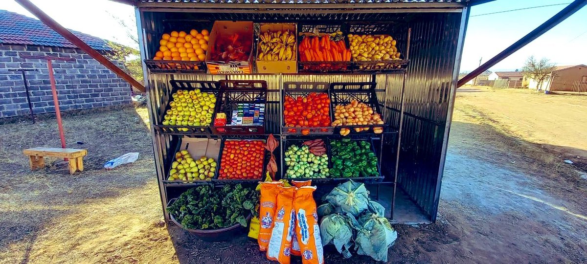 Mohlomi555's tweet image. Winning can help me to revive my fruits and vegetables business into life and continue with my dream of owning a big super market one day in the country.   #CapitecLiveBetter