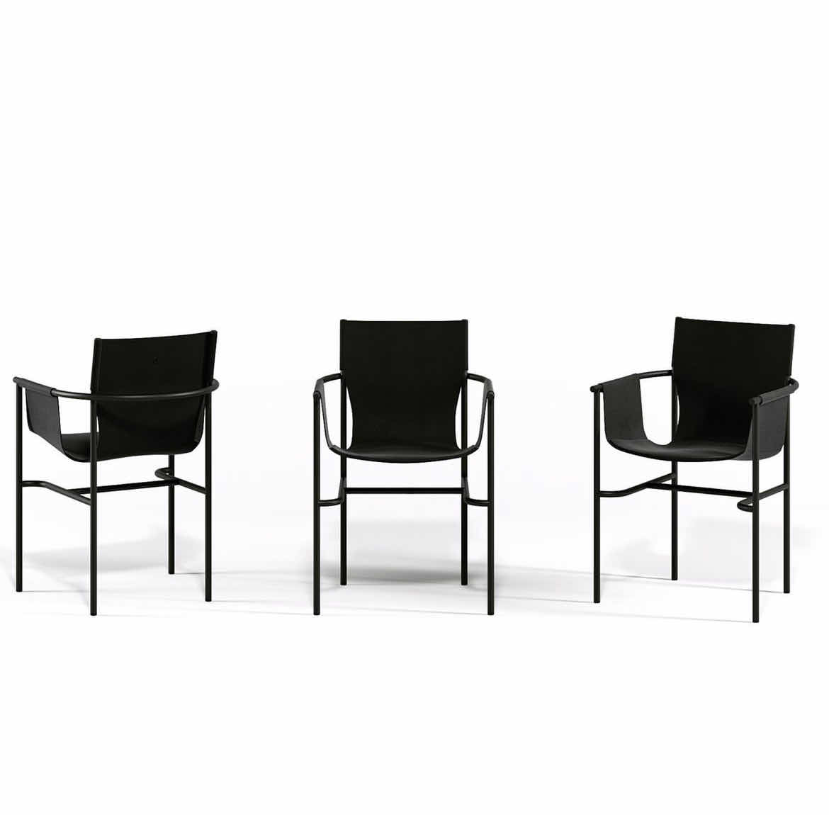 HouseofEuropeAU's tweet photo. A seat that seems to be suspended, the U chair owes its name to the slightly inclined shape of its backrest which makes the whole figure harmonious and ethereal. 
#modern #designdetails #luxury #homedesign #decorationideas https://t.co/uGZsOenn1p