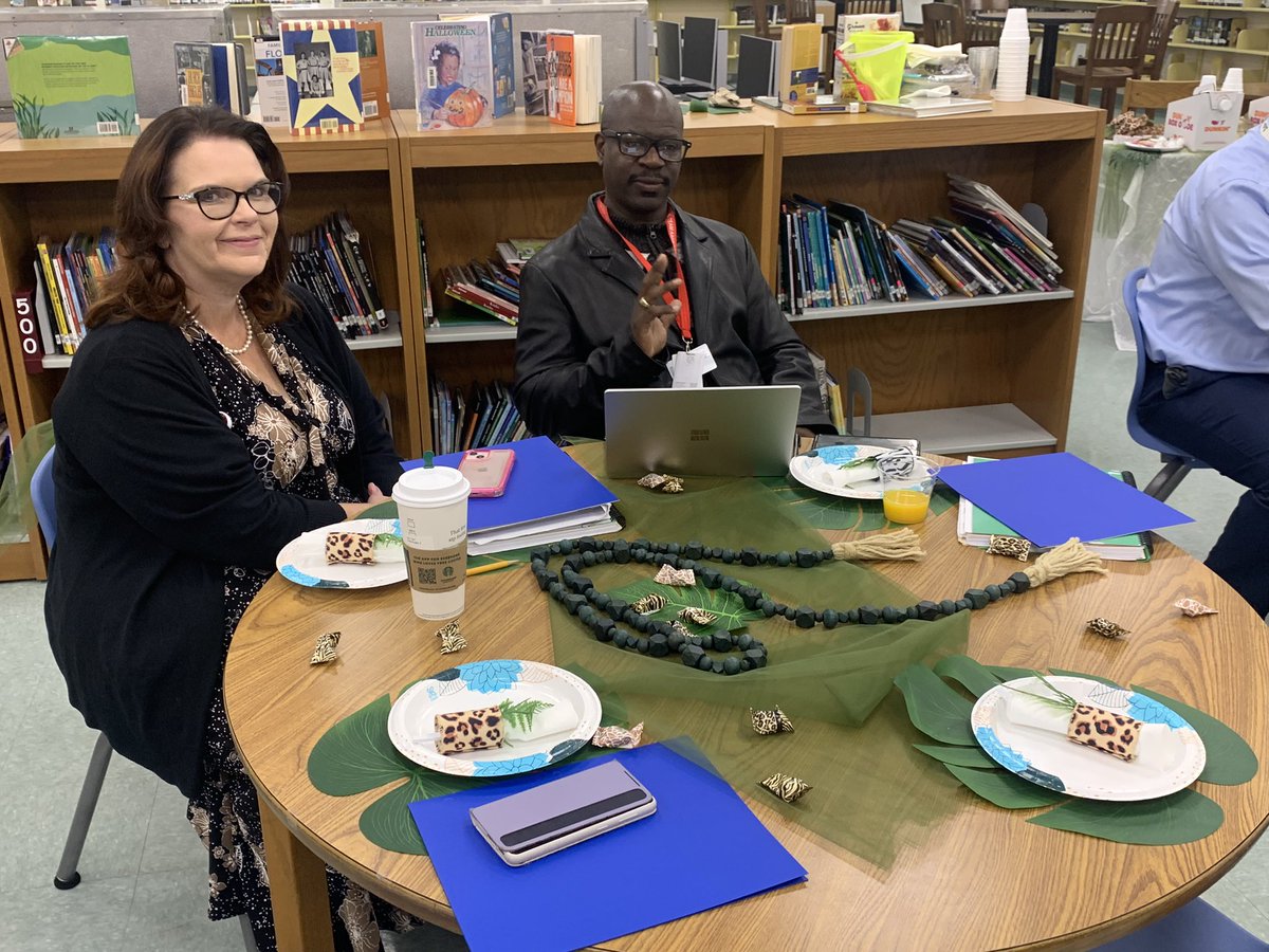 HCPS_Eisenhower's tweet image. University of Washington Center for Educational Leadership w/HCPS Assistant Principals right here @Eisenhower!! Good to Great- what a fantastic day!!#StudentsTakeOwnership
#PartnerConversations 
 #SharedThinking 
#BuildingOnIdeas
#ClarifyingQuestions @Sue_Burkett @michellemason09