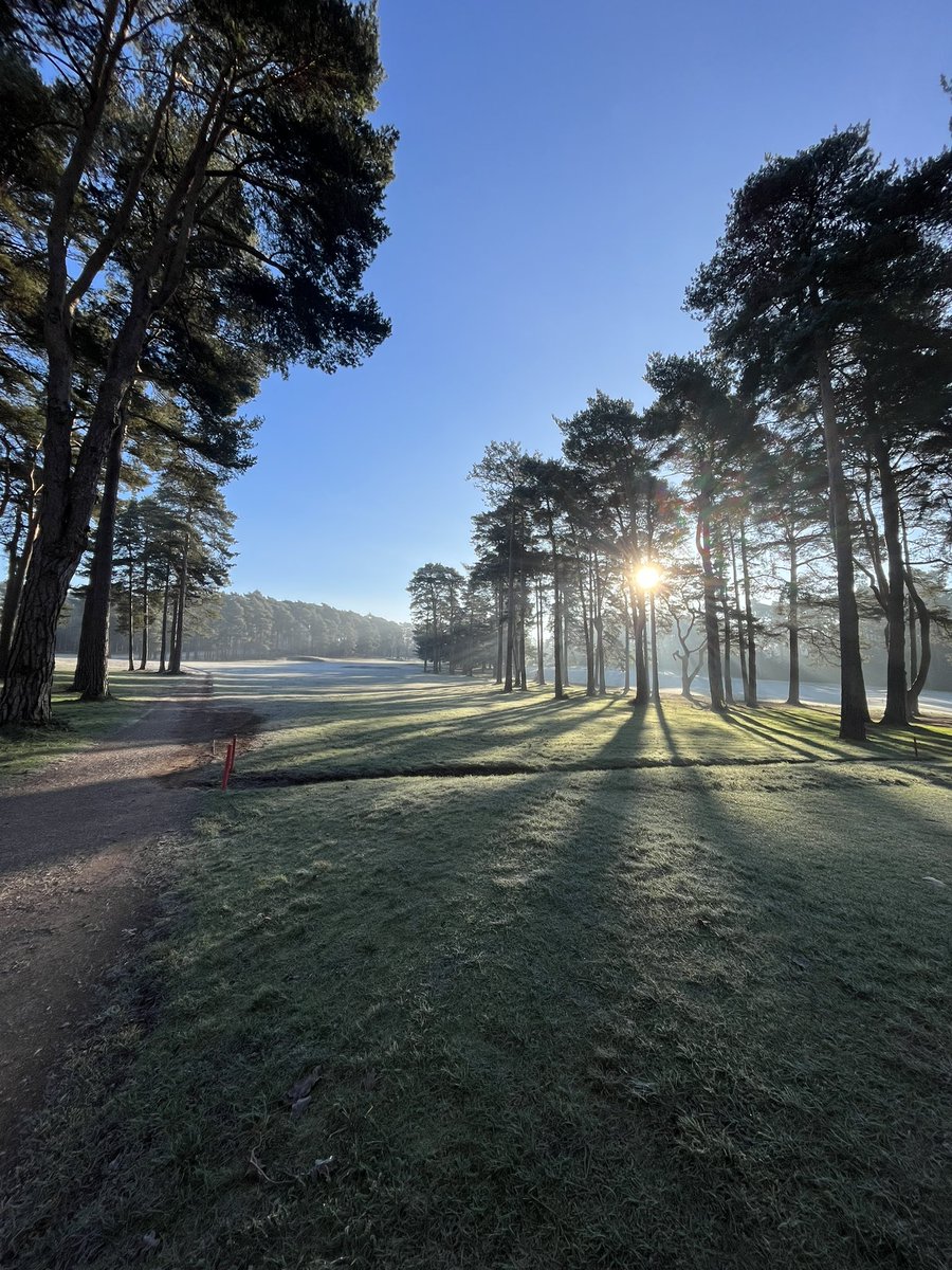 samlongworth86's tweet photo. @yourgolftravel @CamberleyHeath https://t.co/UhlA1f7KRm