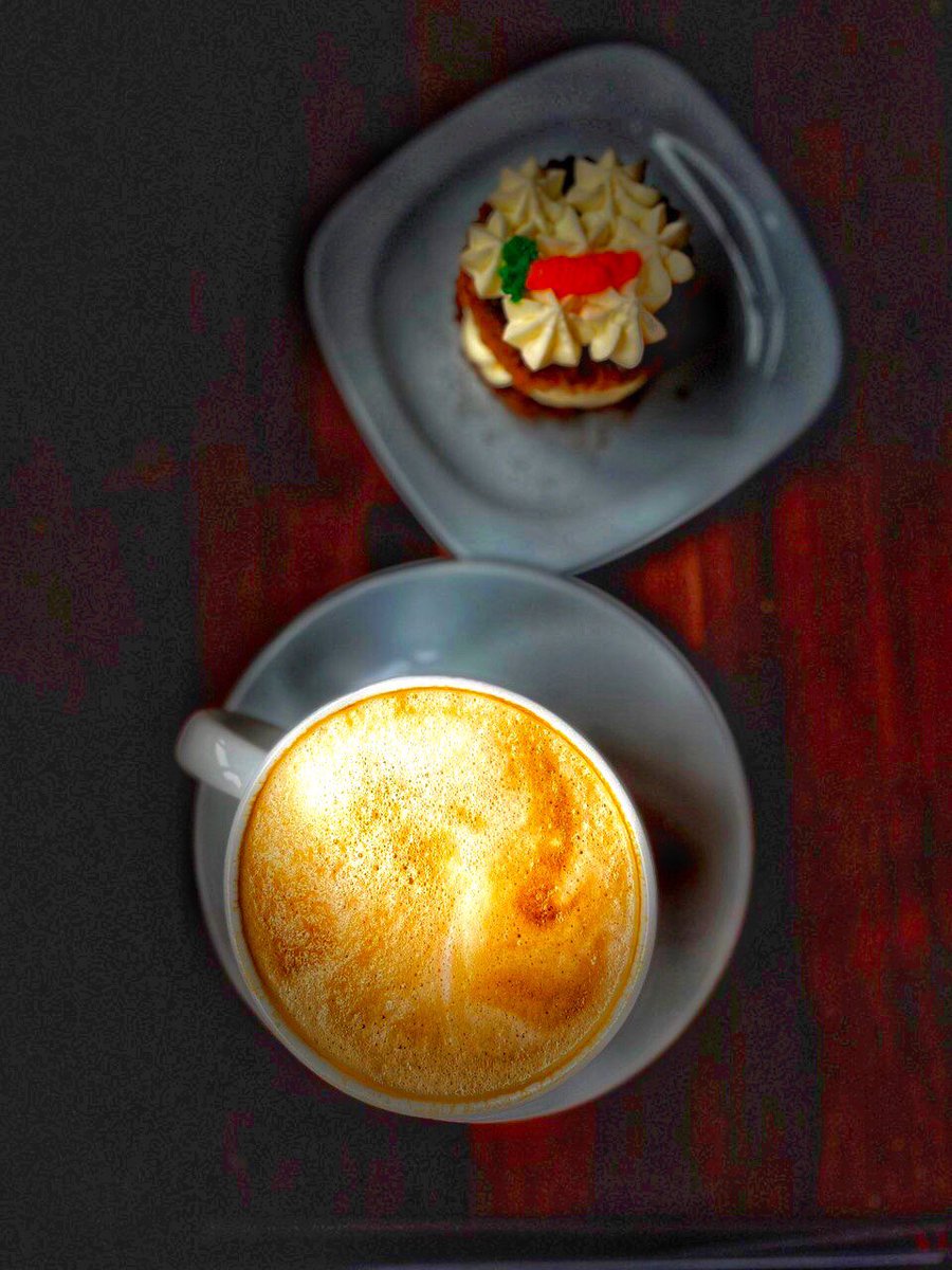 sancrismunchies's tweet photo. Capuchino mas pastel de zanahoria en Ki-mu-ul café, en calle Real de Guadalupe 73 #SanCristobaldeLasCasas #sancrismunchies #comerensancris #coletopolis #cafedeChiapas #chiapas https://t.co/GM7IvJ1GzI