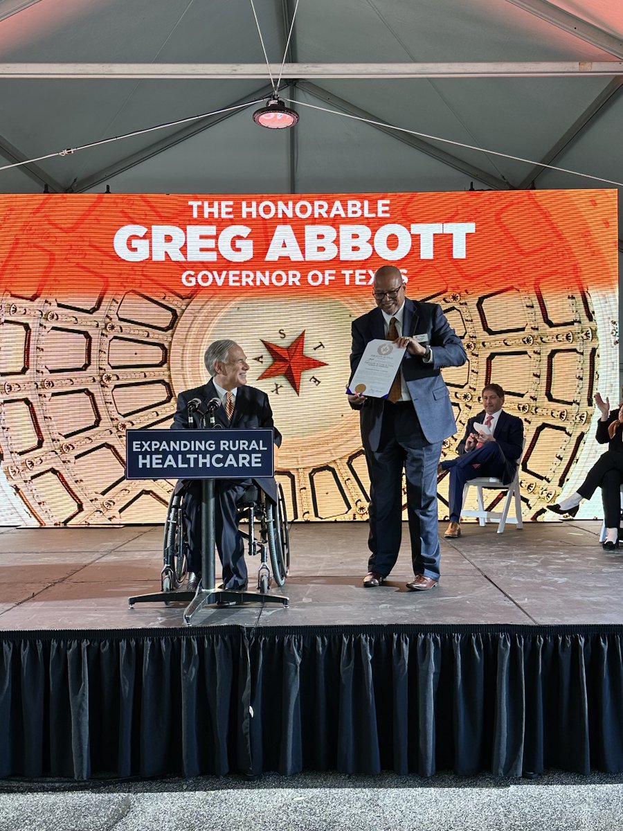 UTTyler's tweet image. Opening remarks from UT Tyler President, Dr. Kirk Calhoun, UT System Board of Regents Chairman, Kevin P. Eltife and Texas Governor, Greg Abbott. #uttyler #groundbreaking #schoolofmedicine