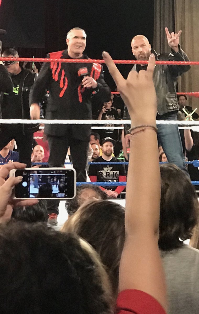 andriadacoolest's tweet image. 💔such a special night💔 #Raw25 
#RAW30 #RAWXXX #WWERaw