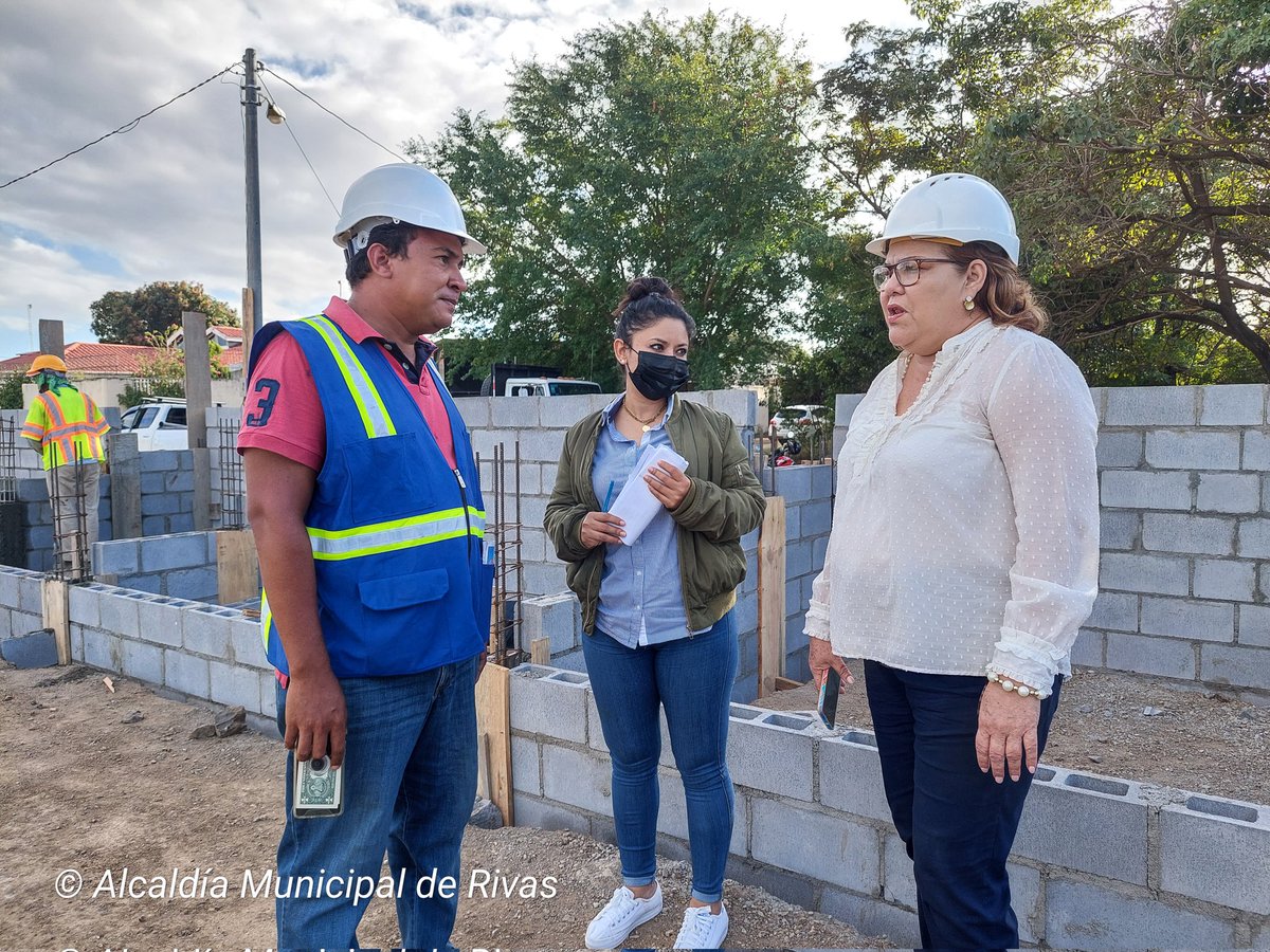 WalterSaenz505's tweet photo. #Rivas|| 🏗️👷👷‍♀️🚧Avanza el proyecto del Polideportivo "Modesta Alvarado" en la Ciudad de Rivas.✅🇳🇮

Con un avance general de 27% marcha en buena forma la construcción del nuevo Polideportivo, que está preparado para recibir a más de 2,500 familias.
#GobiernosLocalesNi https://t.co/9keZWPwPz6