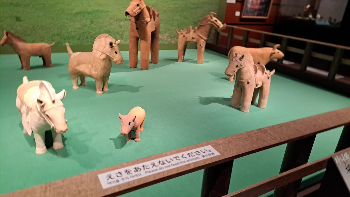 作られた時代の再現になっている？九州国立博物館に放牧される埴輪！