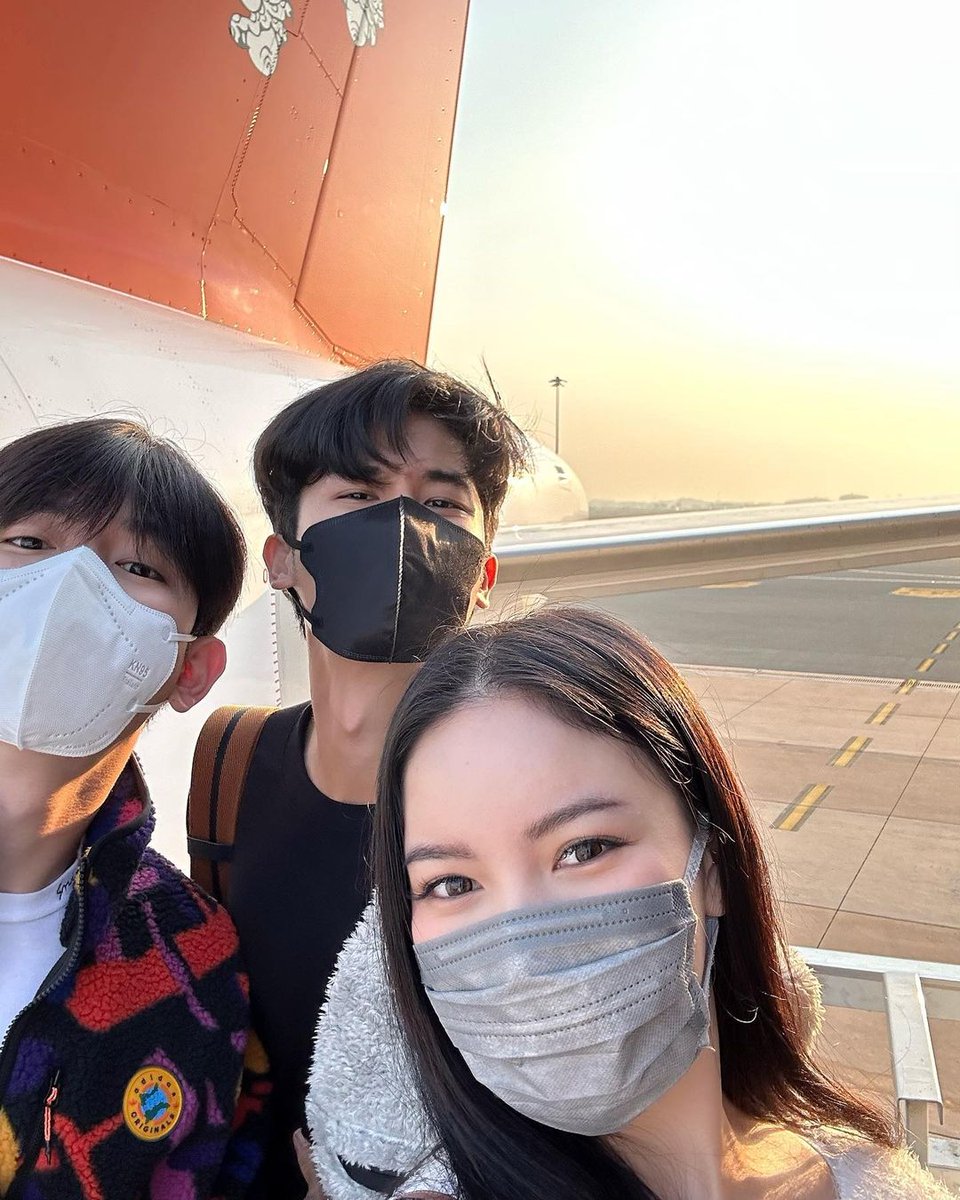 Have a lovely trip 💕💙

cr. mookworranit
#Tawan_V #Newwiee #เตนิว #mookworranit