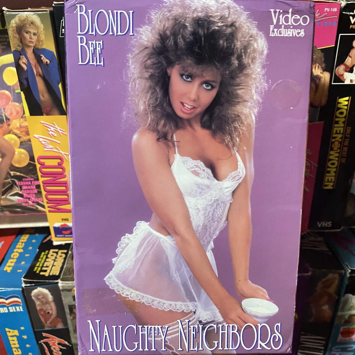 VideoClimax's tweet photo. Naughty Neighbours (1986)

#blondibee #stephanierage #videoexclusives #adultvhs #80sporn #vintagelingerie #vintagesleaze #80sbabes #80s #vhsporn #bigboxvhs #vhscollector https://t.co/pd24eJ535P
