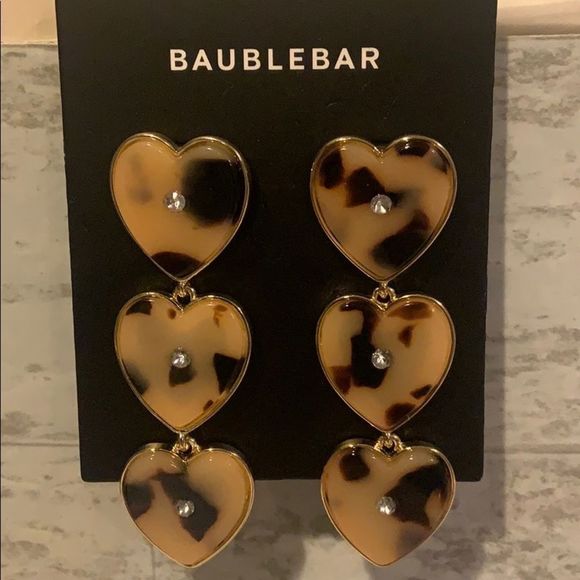 mopritt08's tweet photo. So good I had to share! Check out all the items I'm loving on @Poshmarkapp #poshmark #fashion #style #shopmycloset #baublebar: https://t.co/PCCO4DwJjD https://t.co/s0VsWwewER