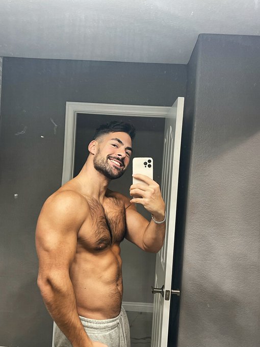 Keep smiling ❤️🙏💪 https://t.co/rXcYiSFV9D