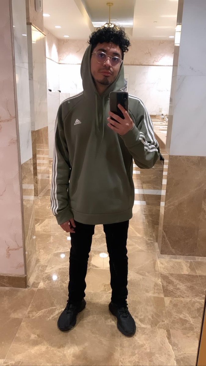 Hi My Name Is Aldo, I like Long Walks on the Beach 🏝️