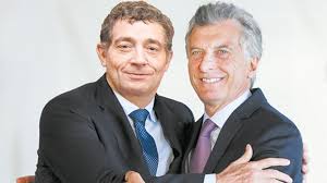 rosario_gabo's tweet photo. @mauriciomacri Seguí viendo Netflix, sociópata inmundo. Decile a tu secuaz Pepín Rodríguez Simón que deje su madriguera en Uruguay. Algo cambiará en Argentina cuando dejes de ser obscenamente impune. https://t.co/h8qhDYk38c