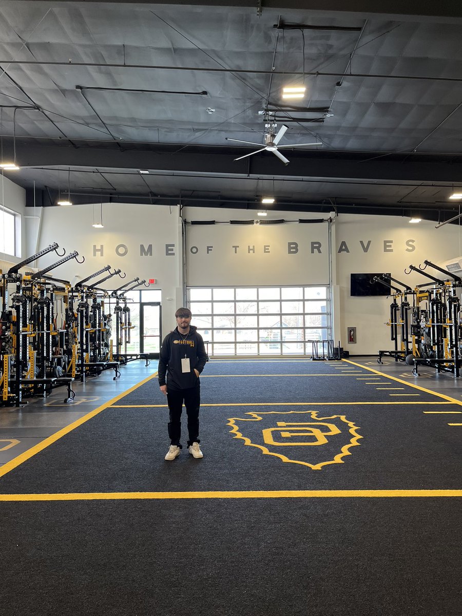 15_LukeMiller's tweet photo. First official visit done!  Thank you @OttawaBravesFB @CoachNickDavis @CoachHennes and @CoachOliverPate for making it awesome. @SutterFootball https://t.co/3oHB7pfxEq