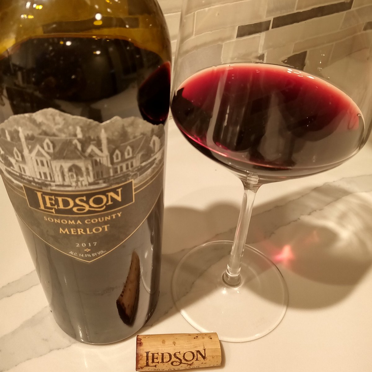 Beautiful black and red fruit, refined elegance. Cheers to our neighbors <a href="/ledsonwinery/">ledsonwinery</a> #Sonoma #Merlot #wine <a href="/RussellVine1981/">Passione Divina</a> <a href="/grapelive/">Kerry Winslow</a> <a href="/zinfandel601/">marshall wehr</a> <a href="/VncentLIFE/">me.</a> <a href="/sonomamag/">Sonoma Magazine</a> <a href="/jesslander/">Jess Lander</a> @VinousReverie
